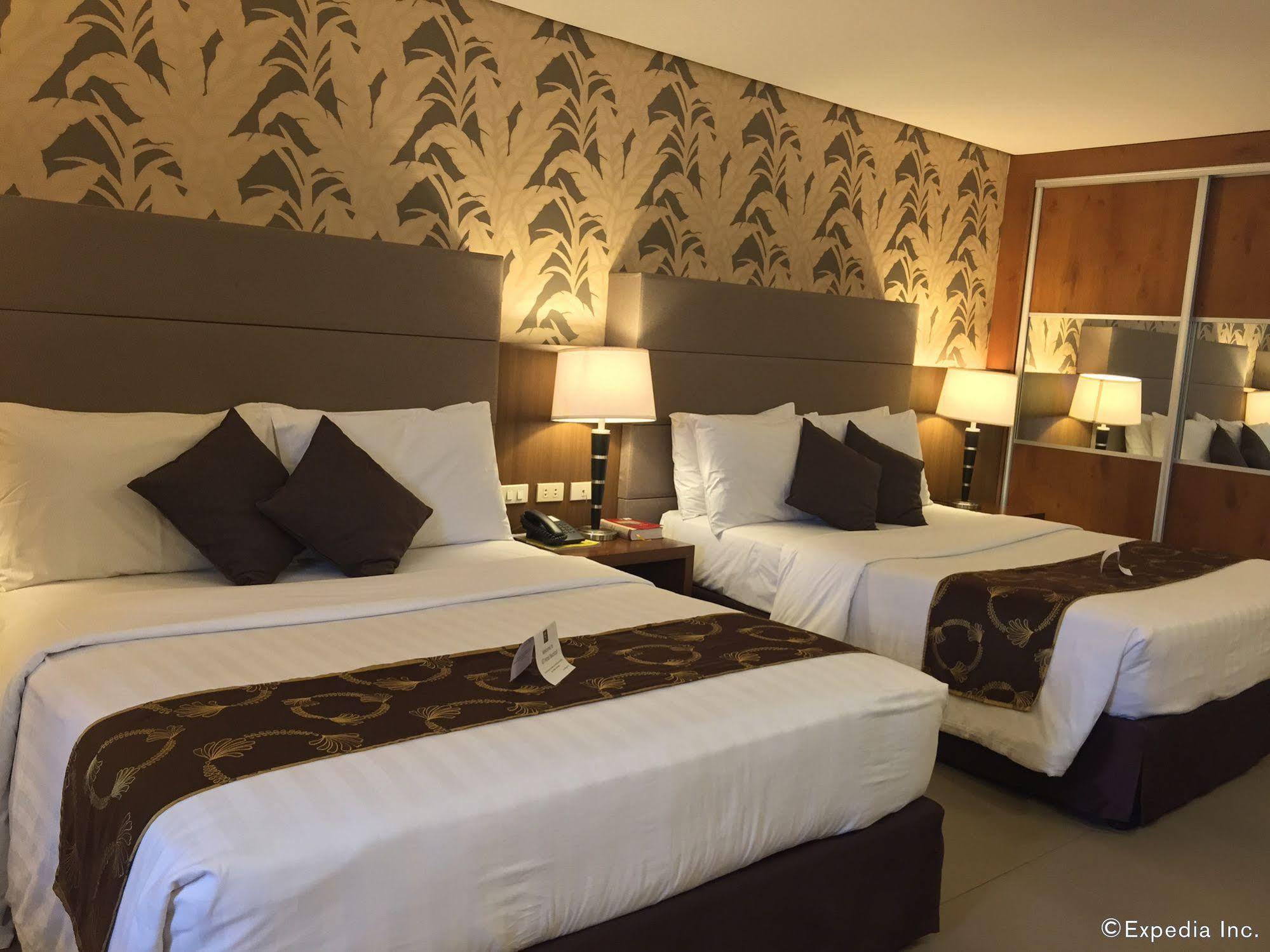 Gt Hotel Bacolod Kültér fotó