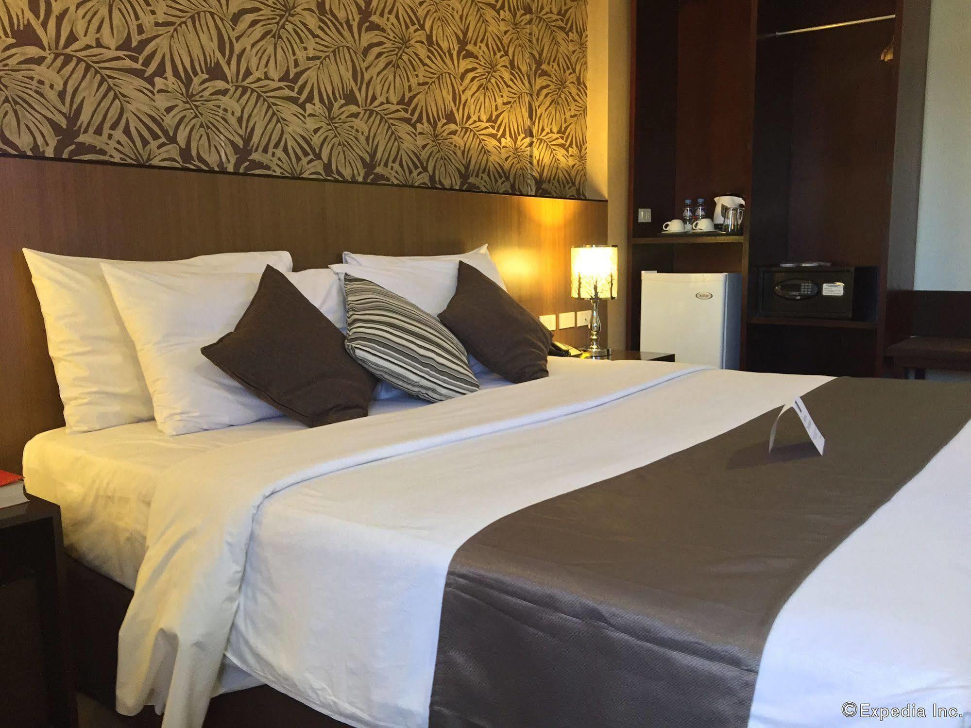 Gt Hotel Bacolod Kültér fotó